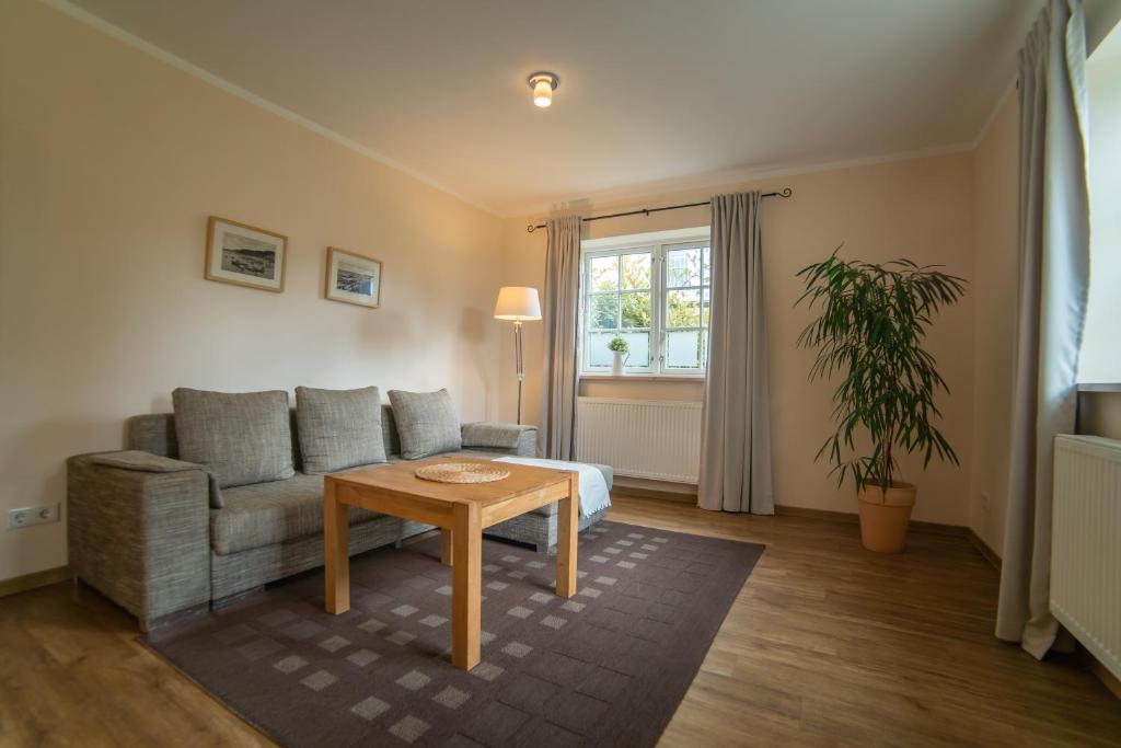 Haus Stoertebeker Appartements - Hotel Garni, Seebad Lubmin photo 2