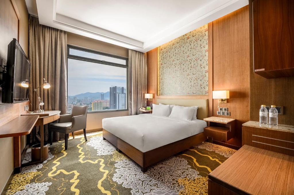 Четырехместный (Улучшенный номер с кроватью размера «king-size»), The Wembley – A St Giles Hotel, Penang