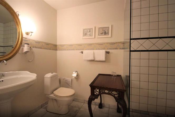 Hvedholm Slotshotel photo 3