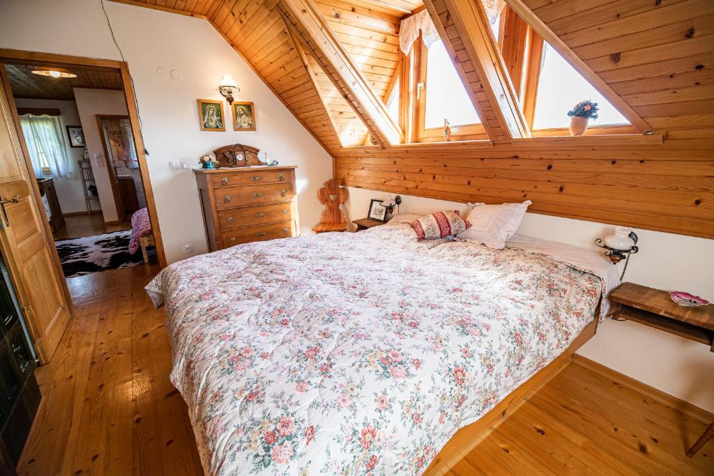 Authentic Countryside Villa with Hot tub photo 3