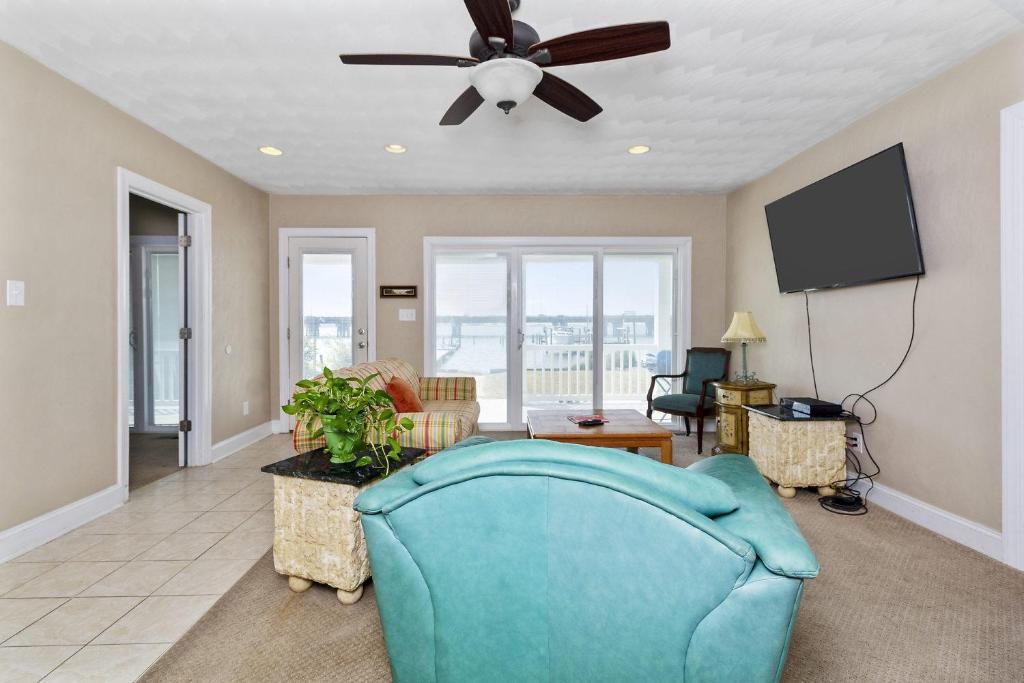 Water Front Delight On The Bay Home photo 3