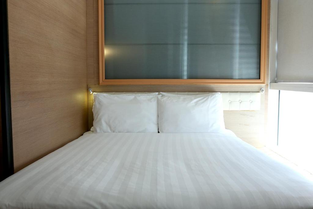 Bluejay Residences photo 2