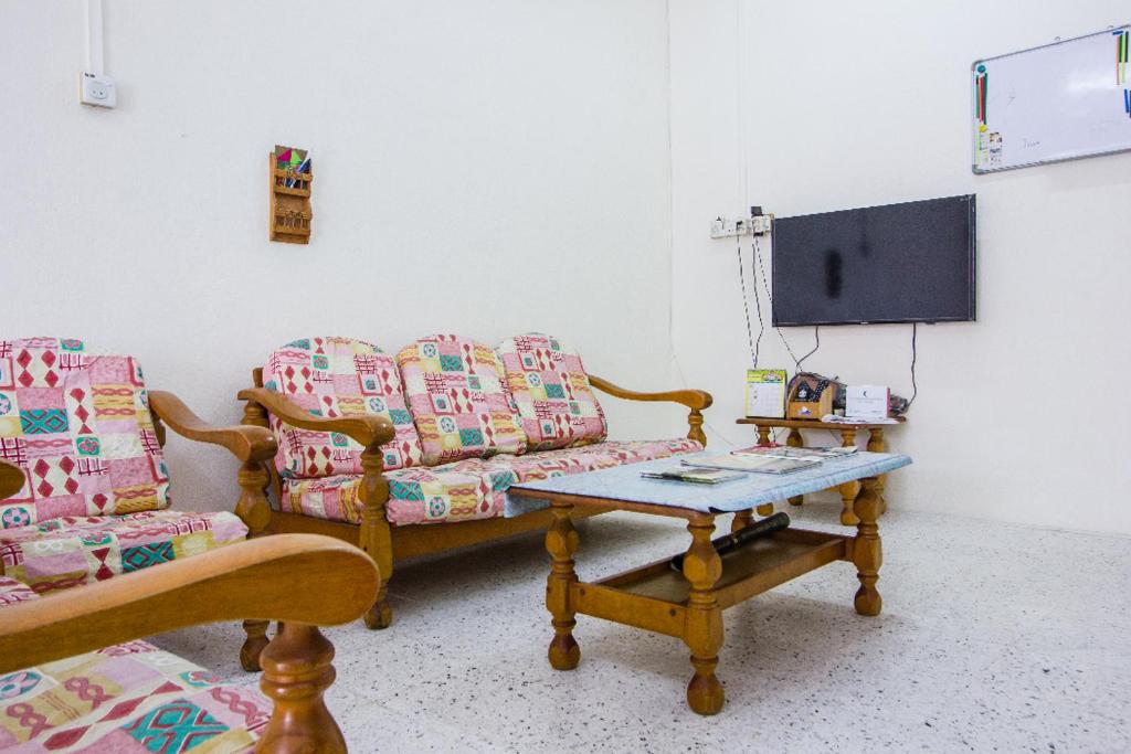 Sweet Home With 2 Auto Gates at BM, Penang, M'sia photo 3