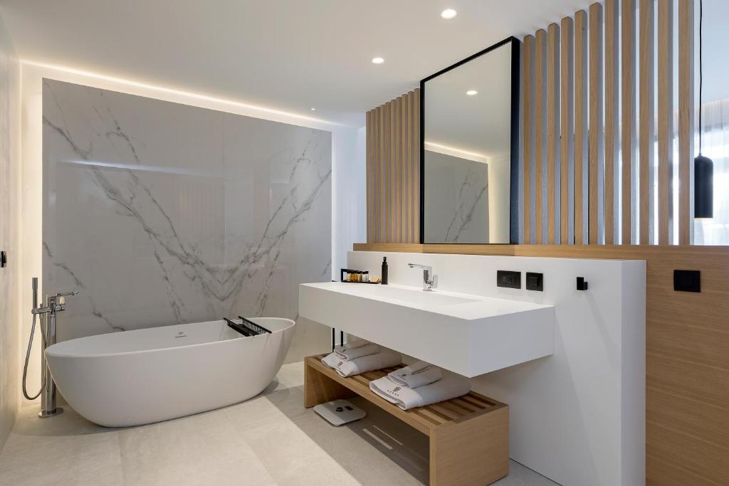 Сьюит (Улучшенный люкс с видом на лагуну), D' Andrea Lagoon All Suites - Adults Only