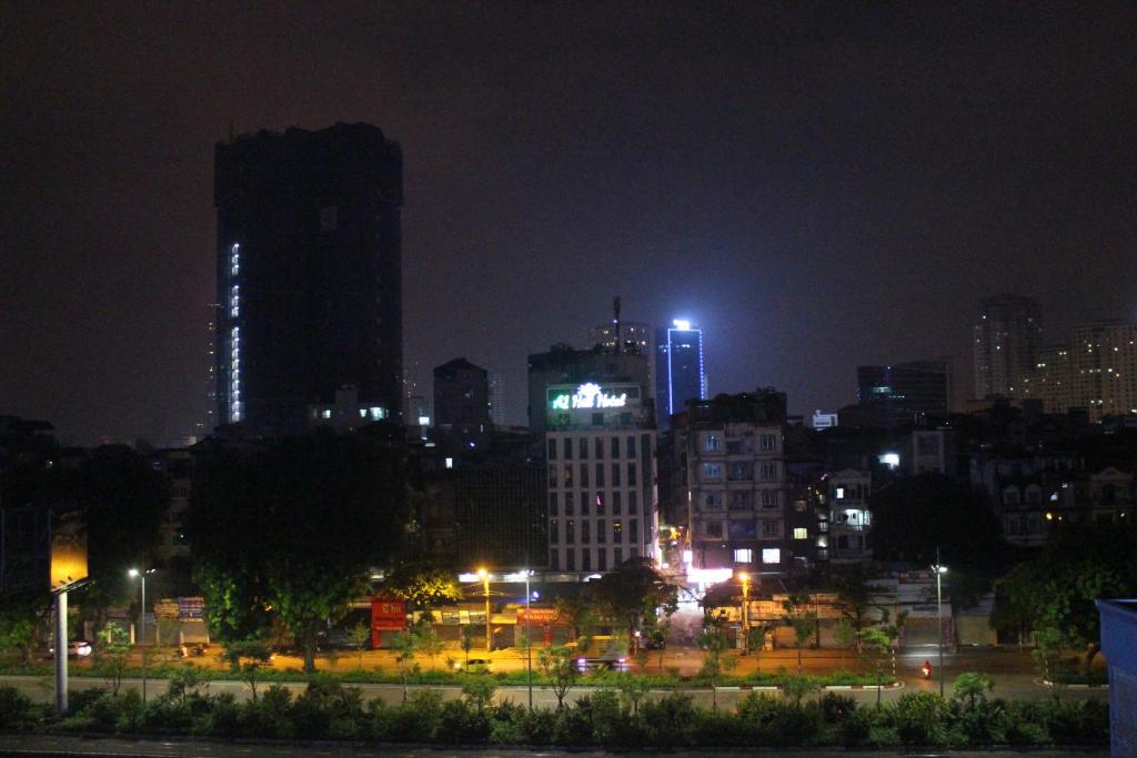 Семейный (Семейный номер с балконом), Amazing stay- homestay, city view, near center Hanoi, NK Cau Giay