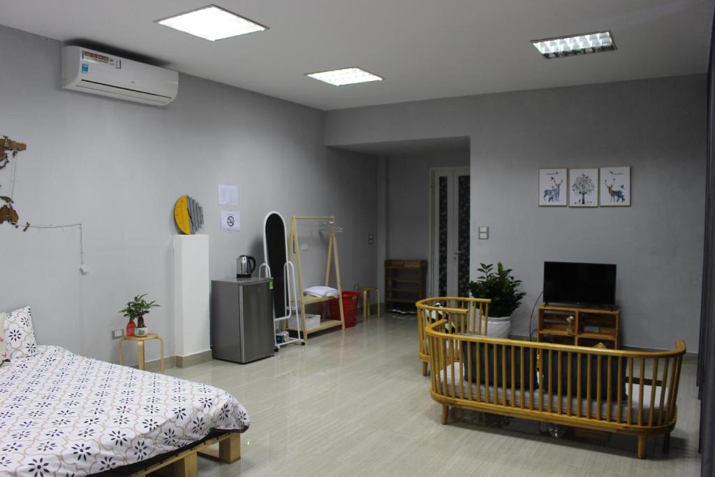 Семейный (Семейный номер с балконом), Amazing stay- homestay, city view, near center Hanoi, NK Cau Giay
