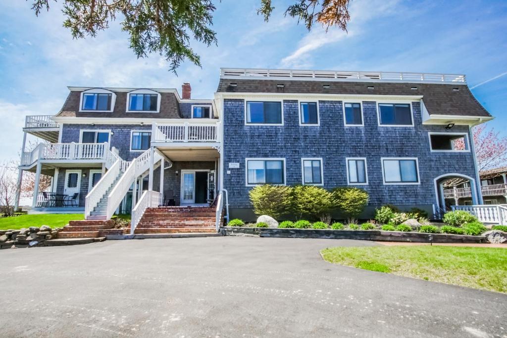 Neptune House, a VRI resort photo 2