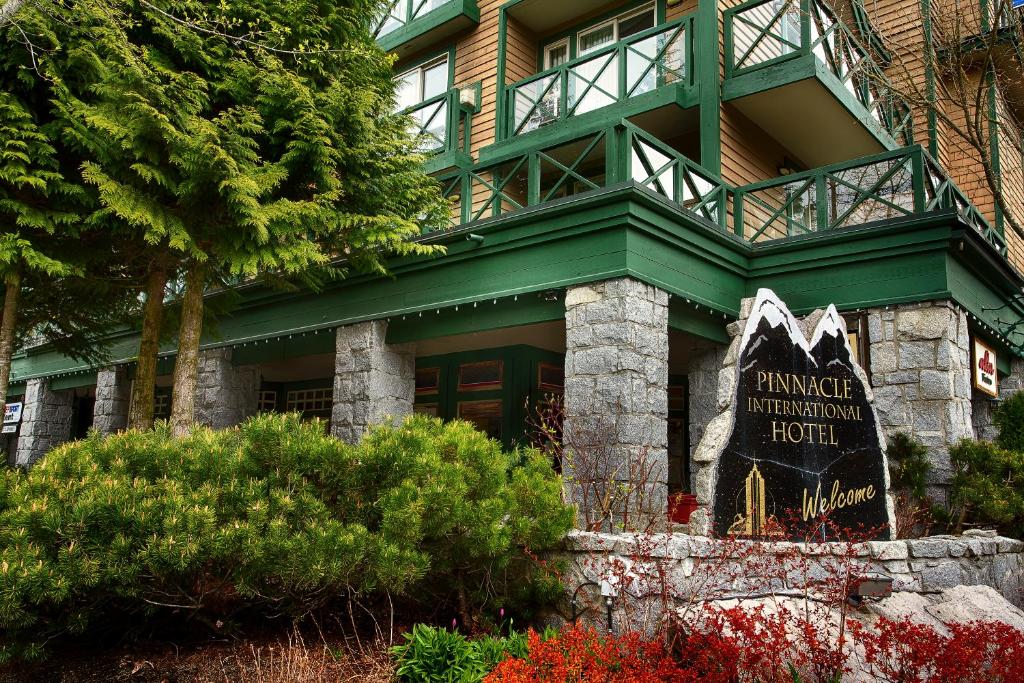 Pinnacle Hotel Whistler photo 2