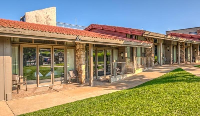Lodge of Four Seasons Golf Resort, Marina & Spa photo 2