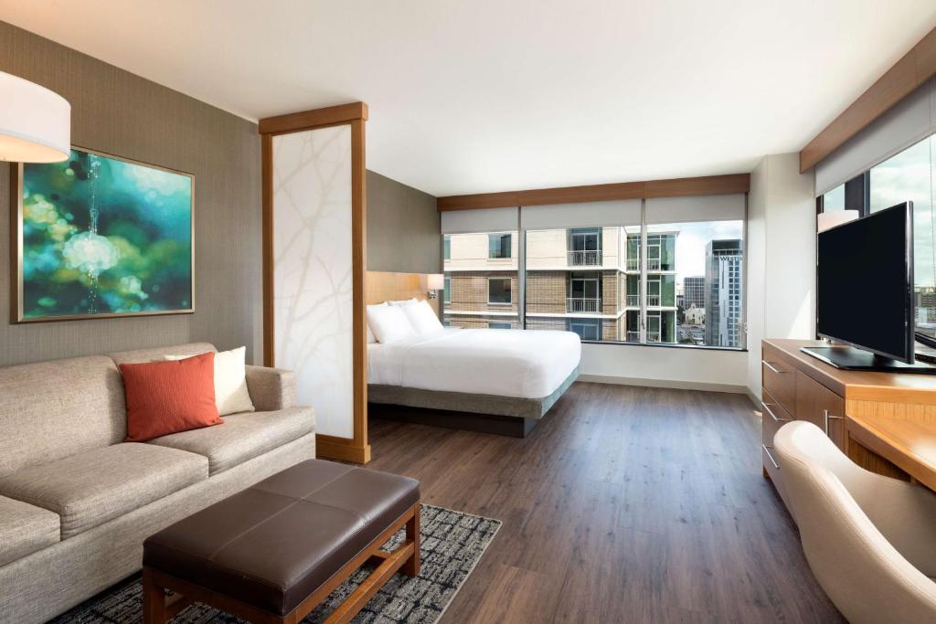 Hyatt Place Austin Downtown photo 2