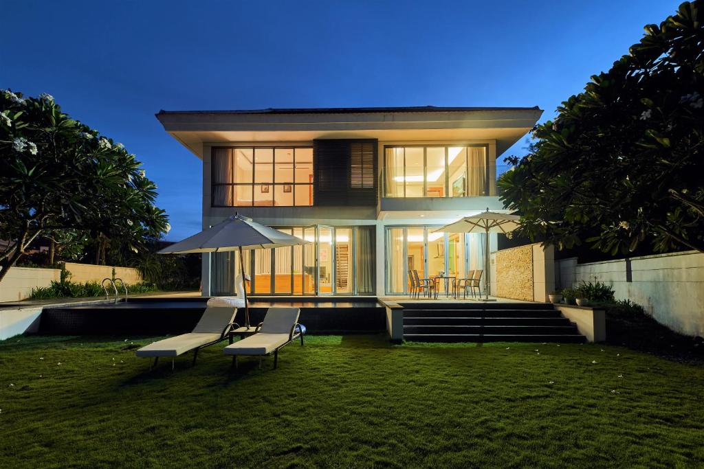 Вилла (Вилла с 3 спальнями), Sunny Beach Villa