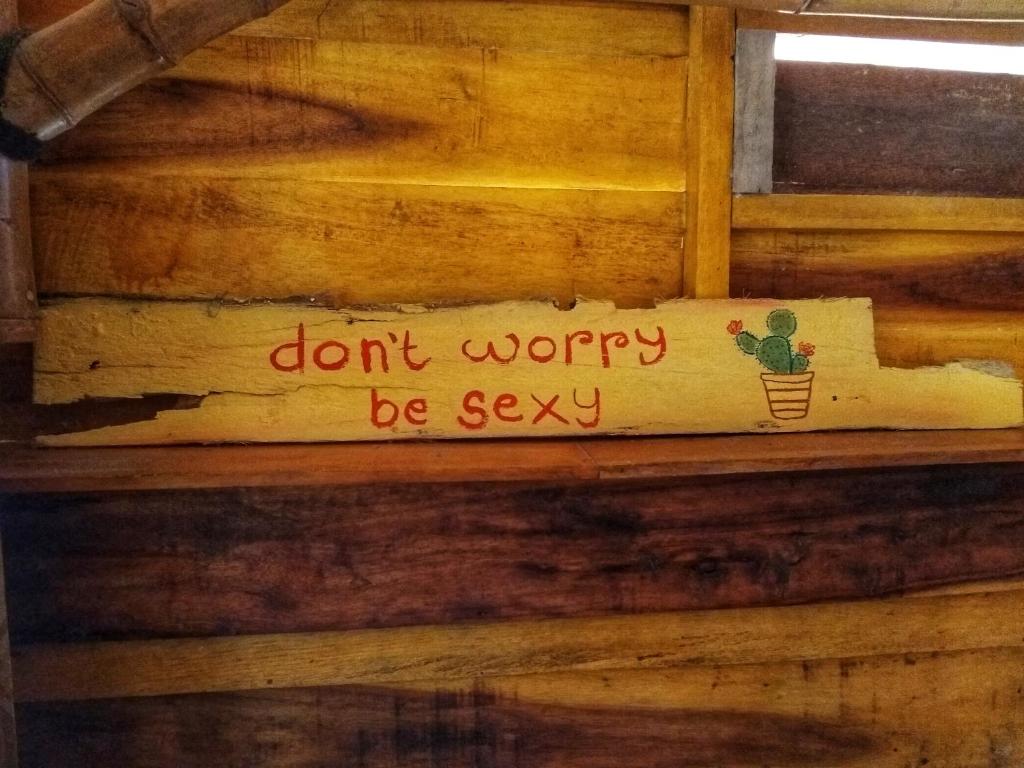 Harry's Ocean House Watukarung Homestay - Tap to explore photos