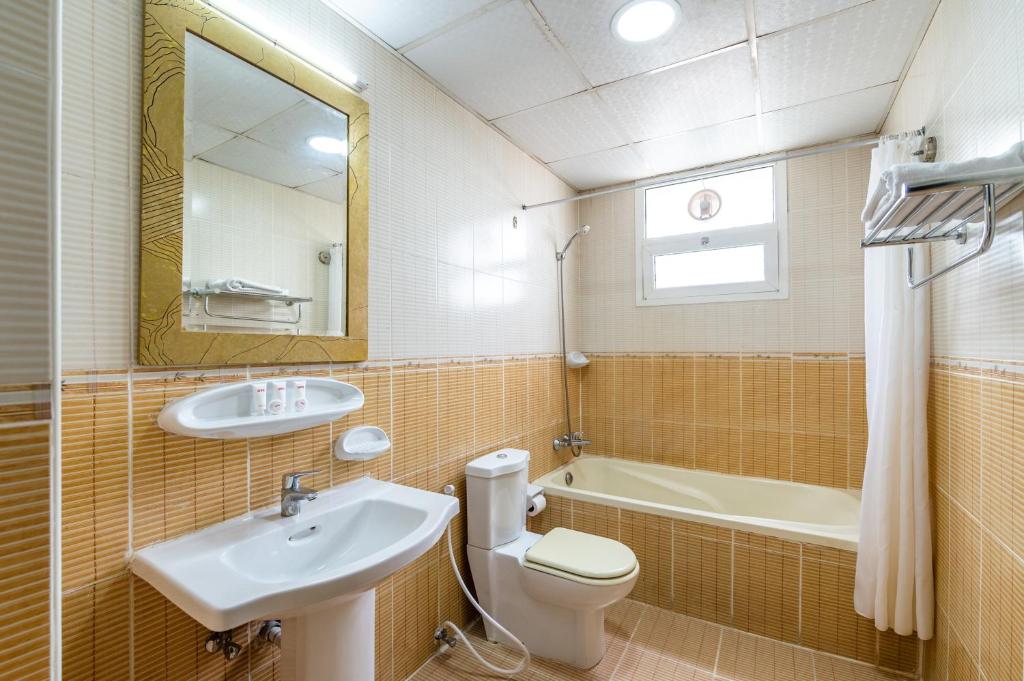 Сьюит (Представительский номер с гостиной, вид на море), Отель Mermaid Beach Hotel