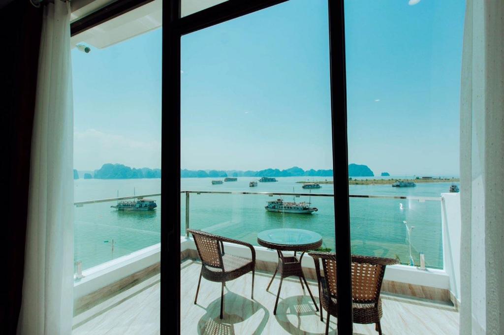 Sun Bay Tuan Chau Hotel