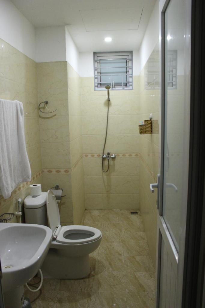 Семейный (Семейный номер с ванной комнатой), Amazing stay- homestay, city view, near center Hanoi, NK Cau Giay