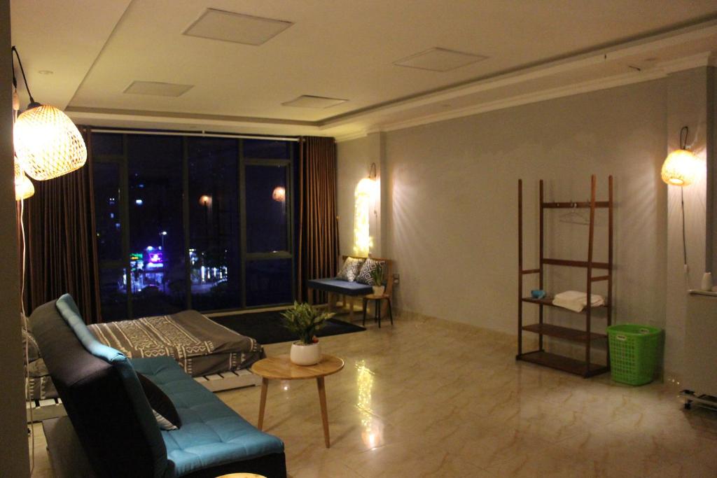 Семейный (Семейный номер с ванной комнатой), Amazing stay- homestay, city view, near center Hanoi, NK Cau Giay