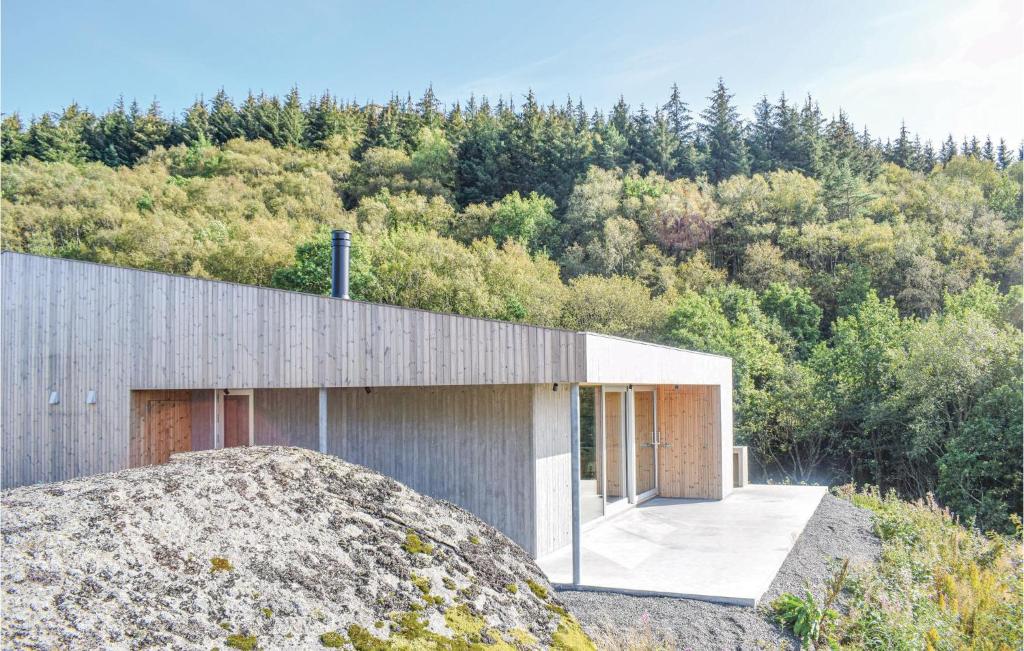 Nice Home In Lyngdal With 3 Bedrooms And Wifi photo 2