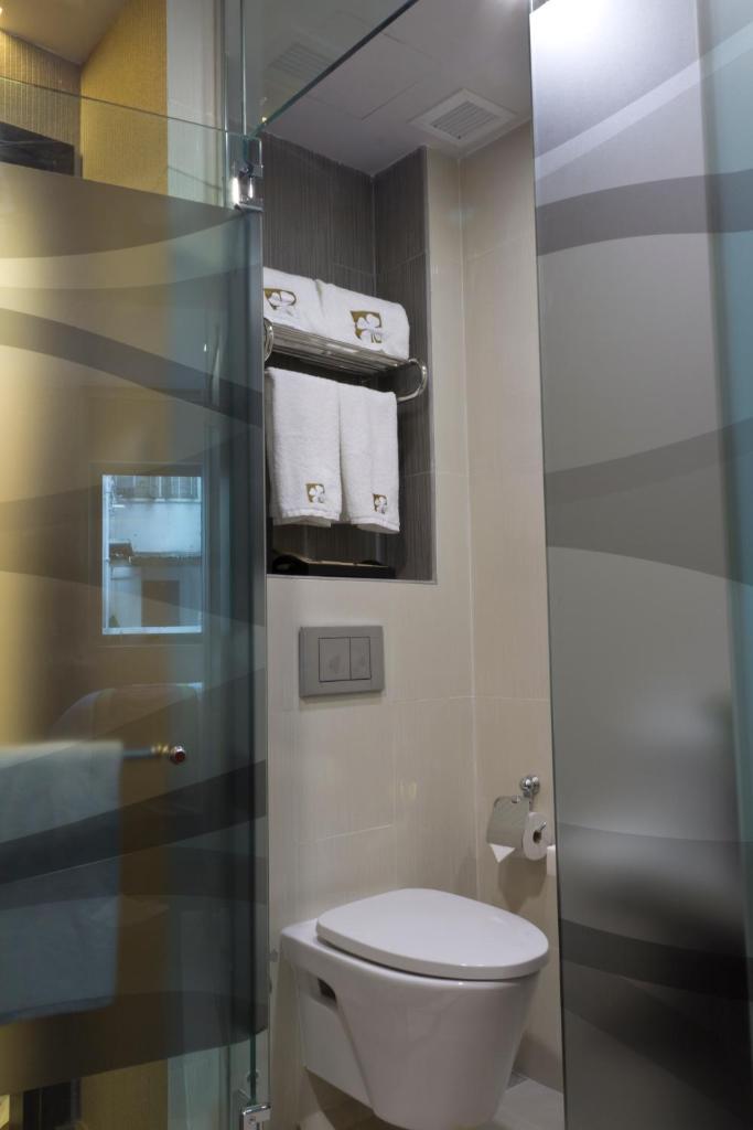 Двухместный (Улучшенный двухместный номер с 1 кроватью), Hotel Clover 5 HongKong Street