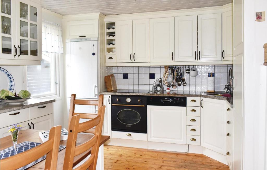 Stunning Home In Skivarp With 2 Bedrooms, Sauna And Wifi photo 3