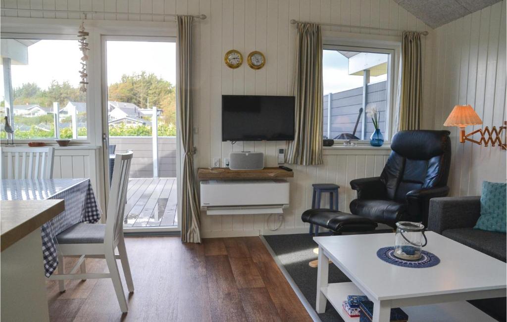 Awesome Home In Esbjerg V With 2 Bedrooms And Wifi photo 2
