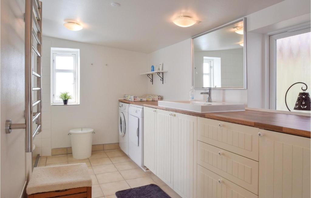 Amazing Home In Tranekr With 3 Bedrooms And Wifi photo 4
