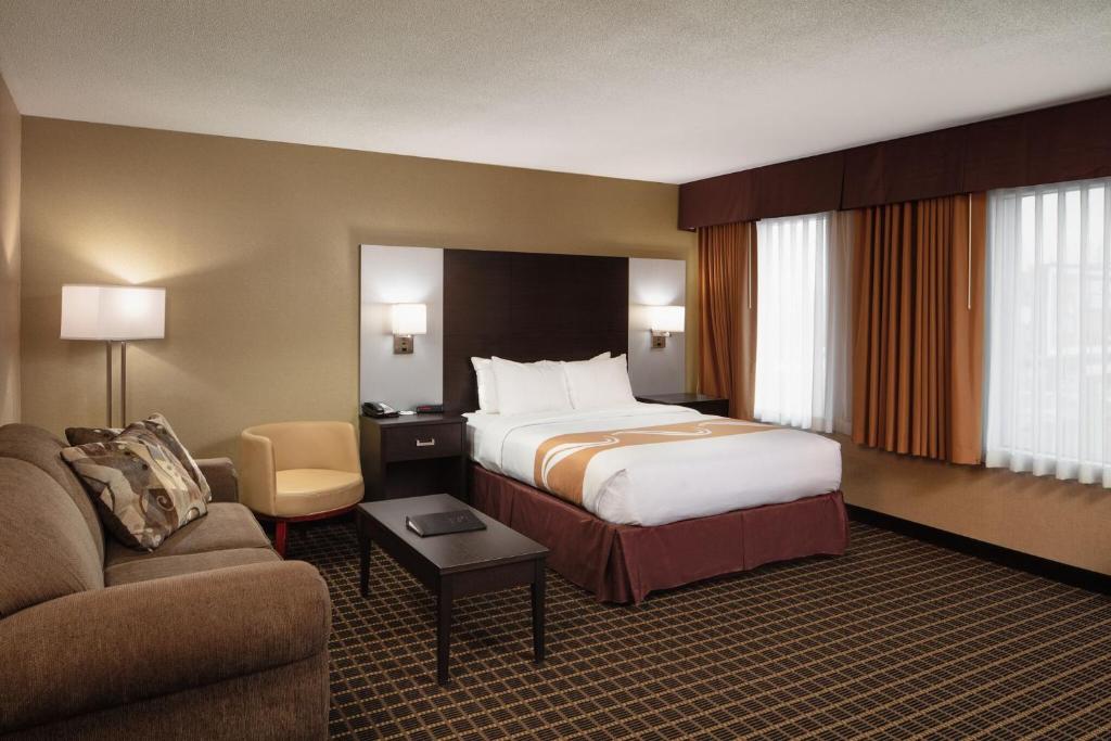Quality Inn & Suites Downtown Windsor, ON, Canada photo 2