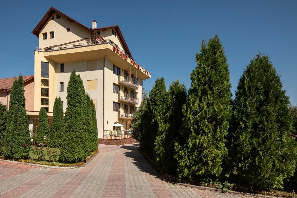 Grand Hotel photo 3