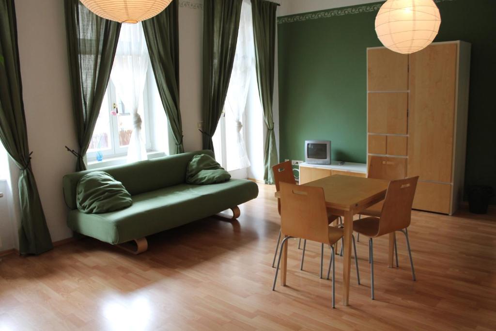 Апартаменты (Апартаменты с балконом), Hostel Louise 20