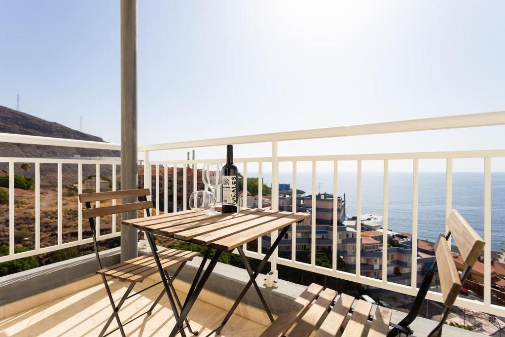 Modern 2bedroom Seaviews & Wifi photo 1