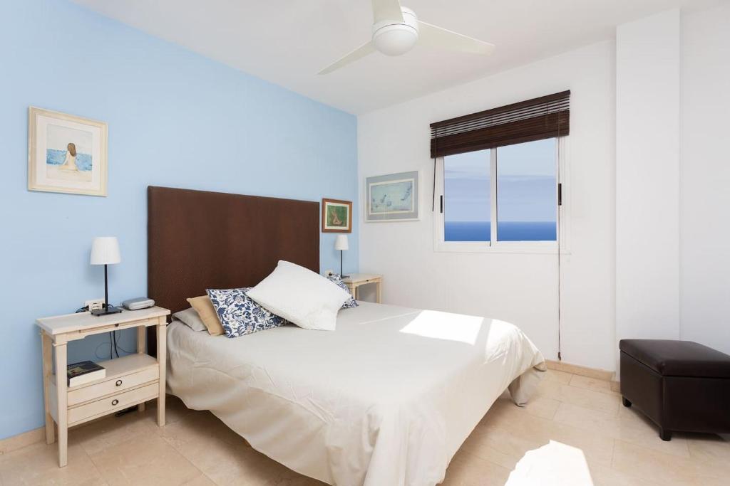 Modern 2bedroom Seaviews & Wifi photo 2