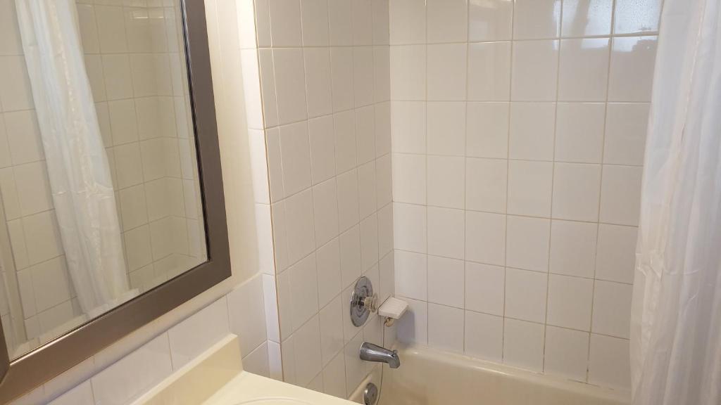 Wasaga Beach Inn And Cottages photo 1