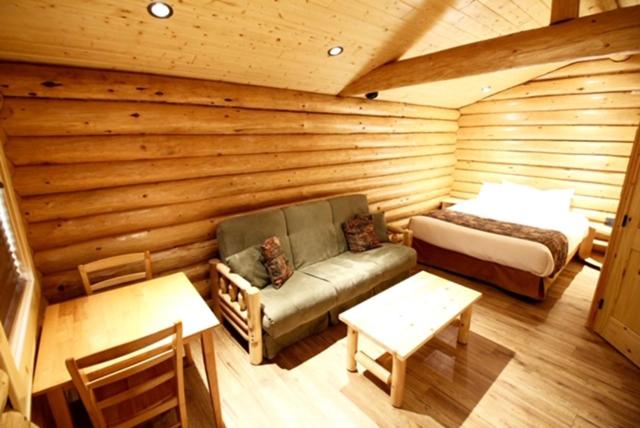 Port Hardy Cabins photo 2