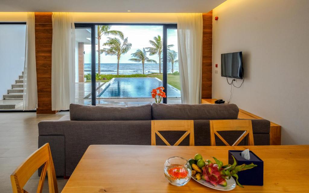 Вилла (Вилла с 3 спальнями), Saint Simeon Resort & Spa Long Hai