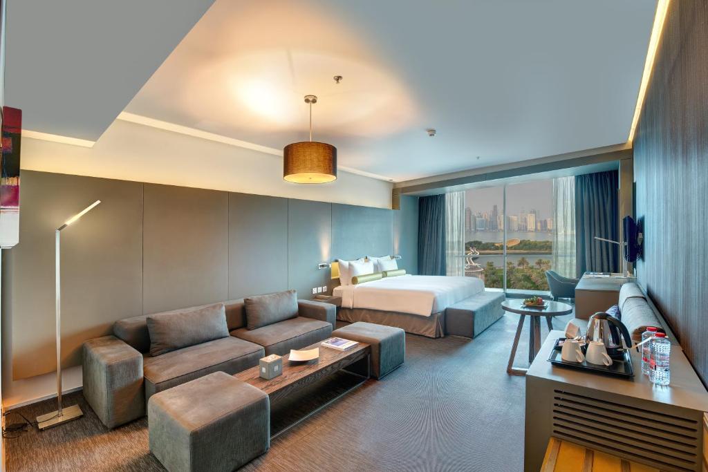 Двухместный (Номер «Премиум» с кроватью размера «king-size» и видом), Отель Royal Tulip 72 Hotel