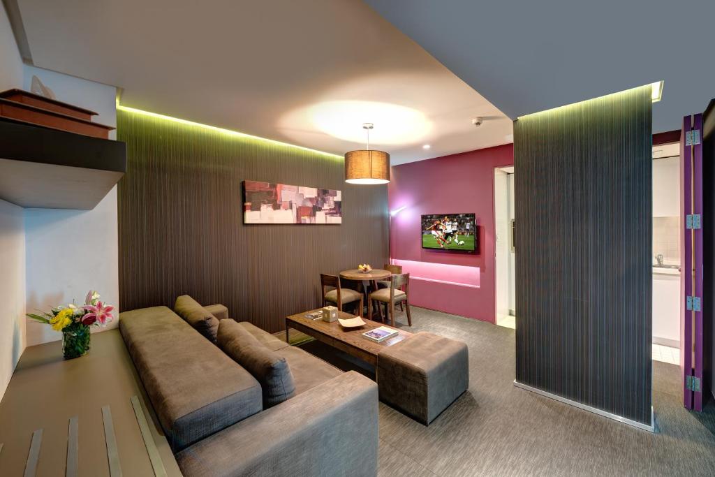 Сьюит (Семейный люкс), Отель Royal Tulip 72 Hotel