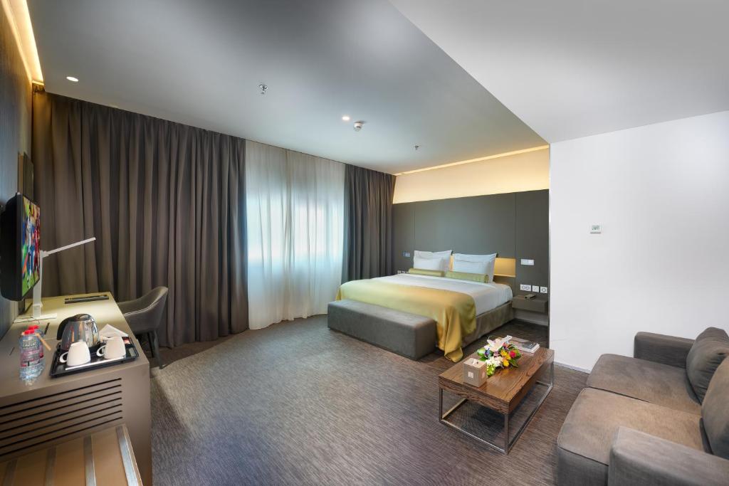 Двухместный (Улучшенный номер), Отель Royal Tulip 72 Hotel