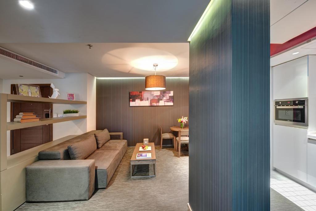 Семейный (Семейный люкс с 2 спальнями), Отель Royal Tulip 72 Hotel