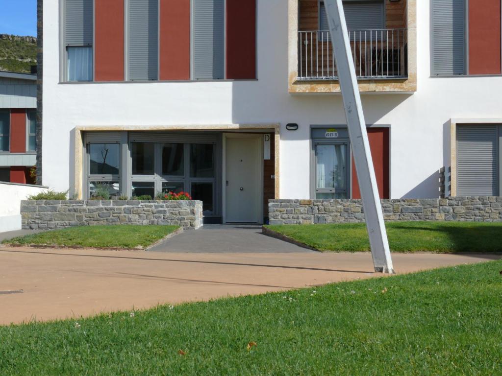 APARTMENTSUITESPAIN FORMIGAL ORDESa photo 3