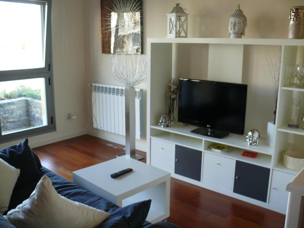 APARTMENTSUITESPAIN FORMIGAL ORDESa photo 4