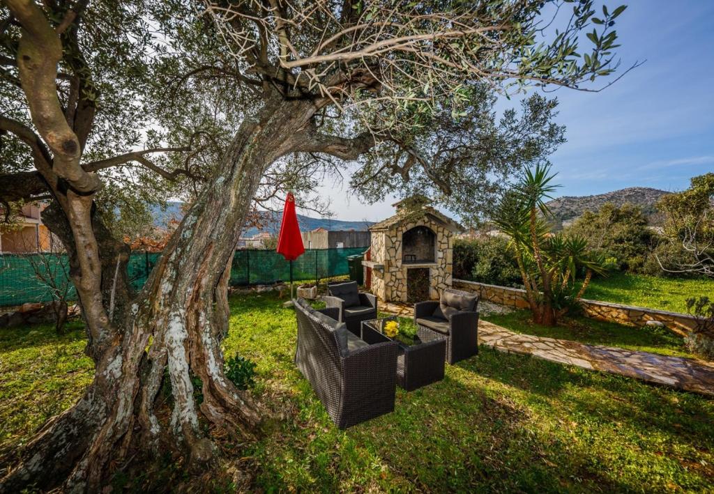 Holiday home Božena - nice garden photo 1