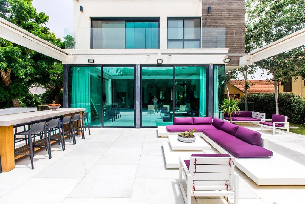 The Mansion by Five Stay photo 4