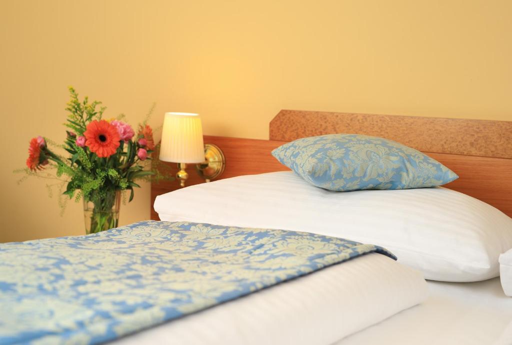 Hotel Bellevue Vienna Room Type - Triple Room
