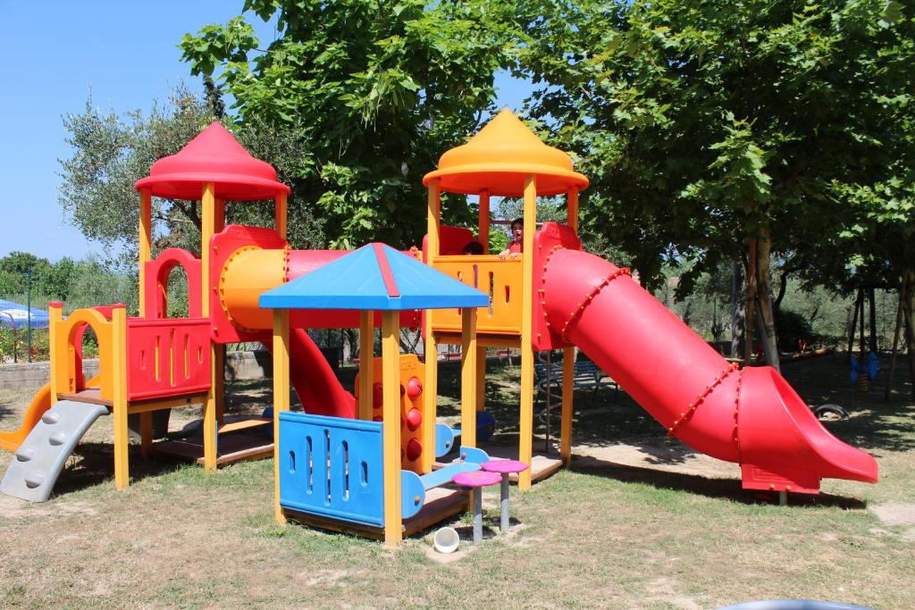 Happy Camp Mobile Homes in Camping Cisano San Vito photo 3