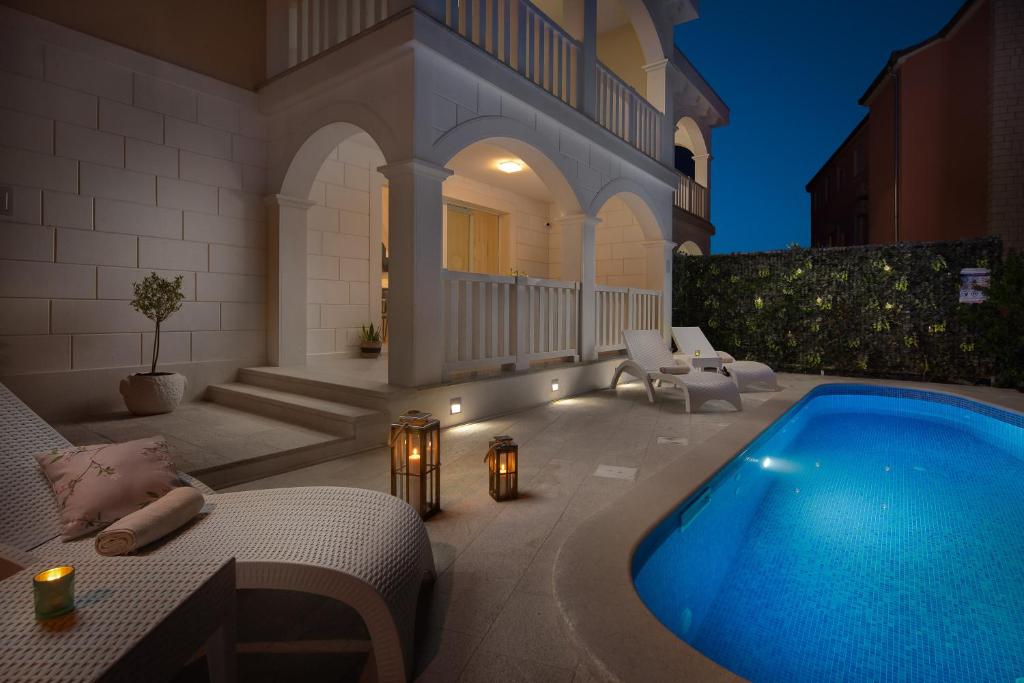 Villa Authentica with Heated Pool photo 1