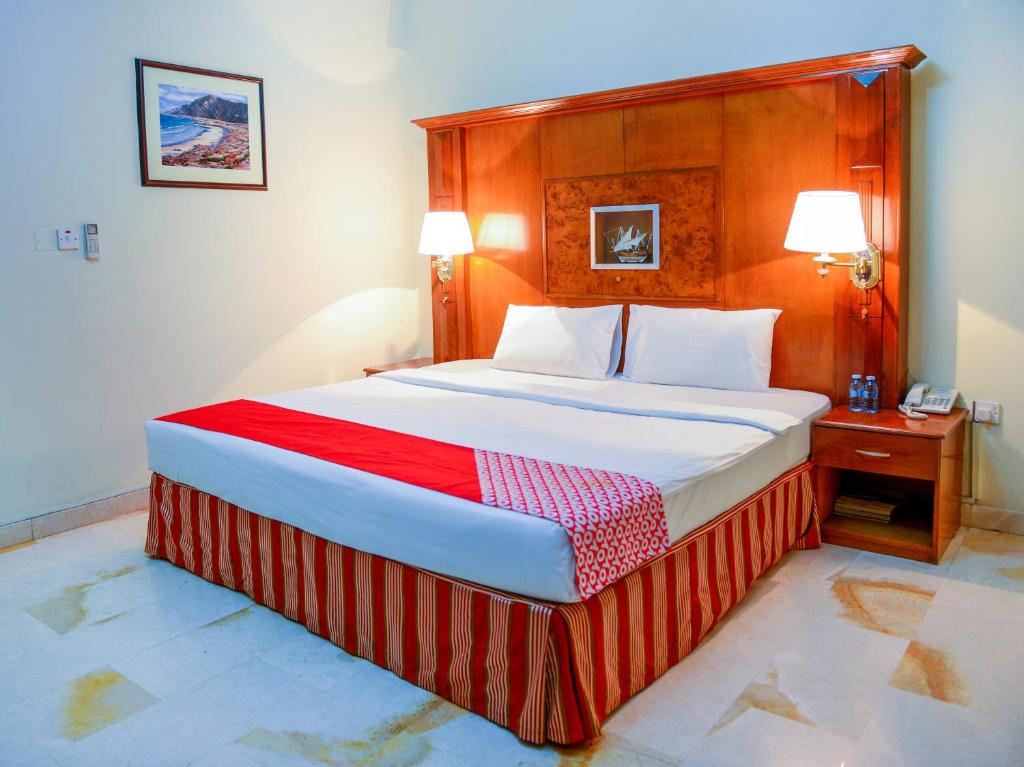 Двухместный (Номер Делюкс с кроватью размера «king-size»), OYO 103 Hotel Golden Oasis