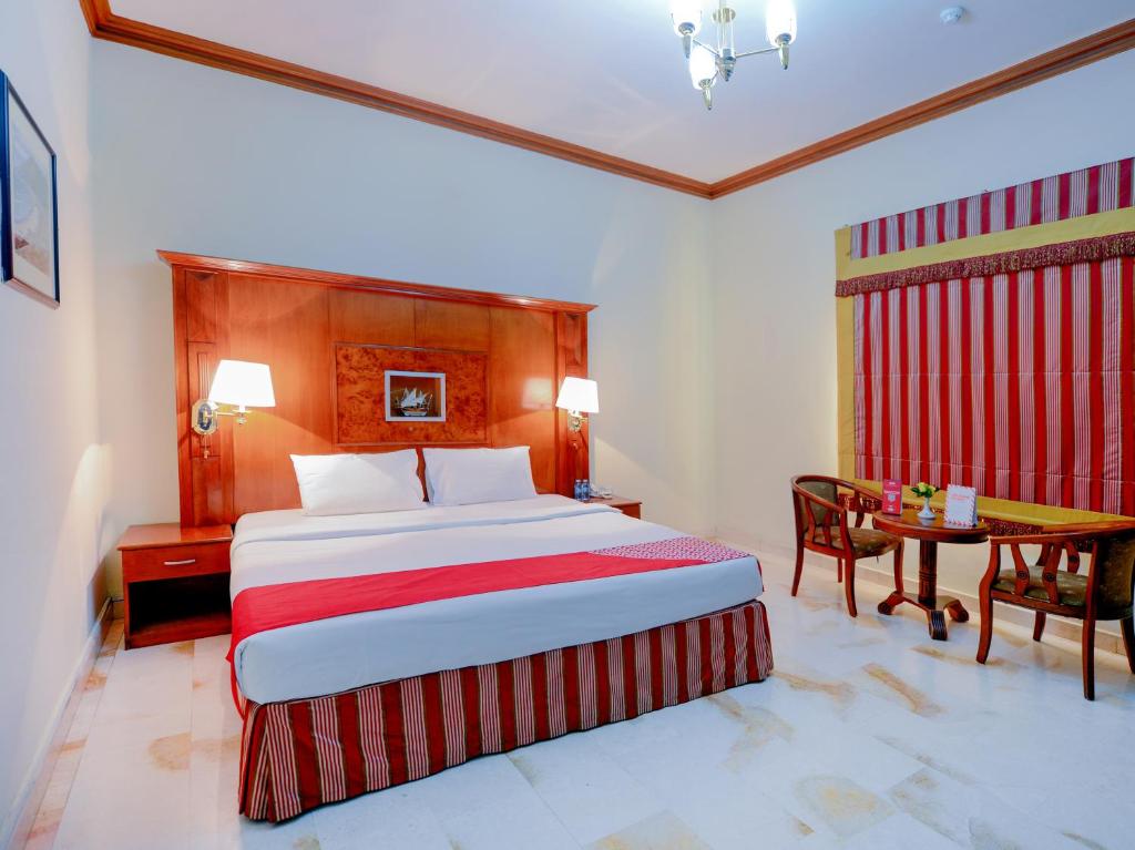 Двухместный (Номер Делюкс с кроватью размера «king-size»), OYO 103 Hotel Golden Oasis