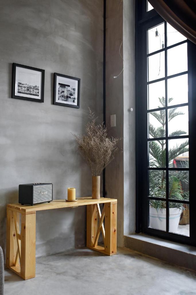 CIRCADIAN Industrial Loft In Heritage Building