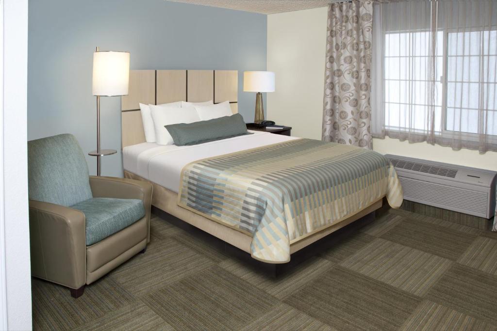 Candlewood Suites Waco, an IHG Hotel photo 2