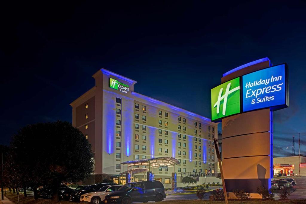 Holiday Inn Express & Suites Baltimore West - Catonsville, an IHG Hotel image