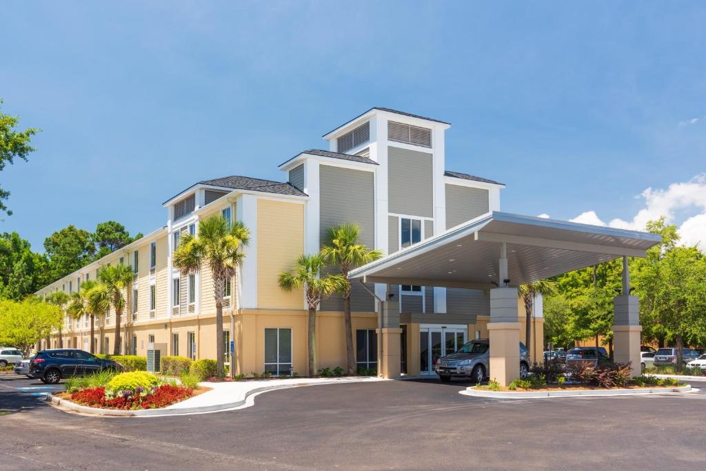 Holiday Inn Express Charleston, an IHG Hotel image